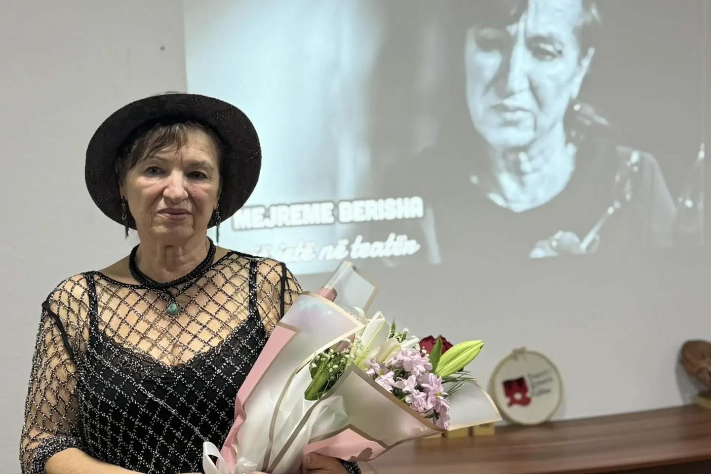 Pensionohet Mejreme Berisha ikona e artit kosovar.